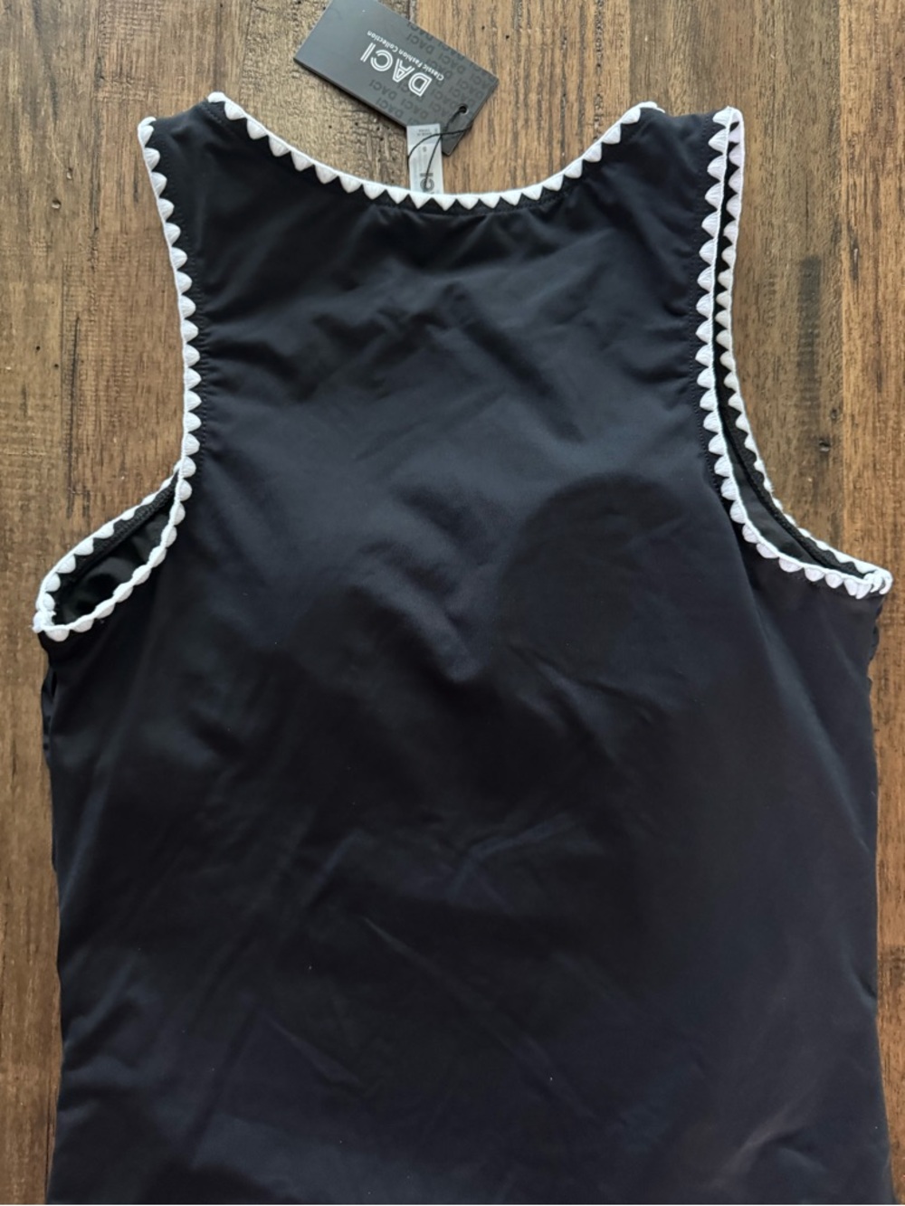 NWT Daci Black Tankini Top White Trim Scalloped Edge Size Small - Picture 6 of 13
